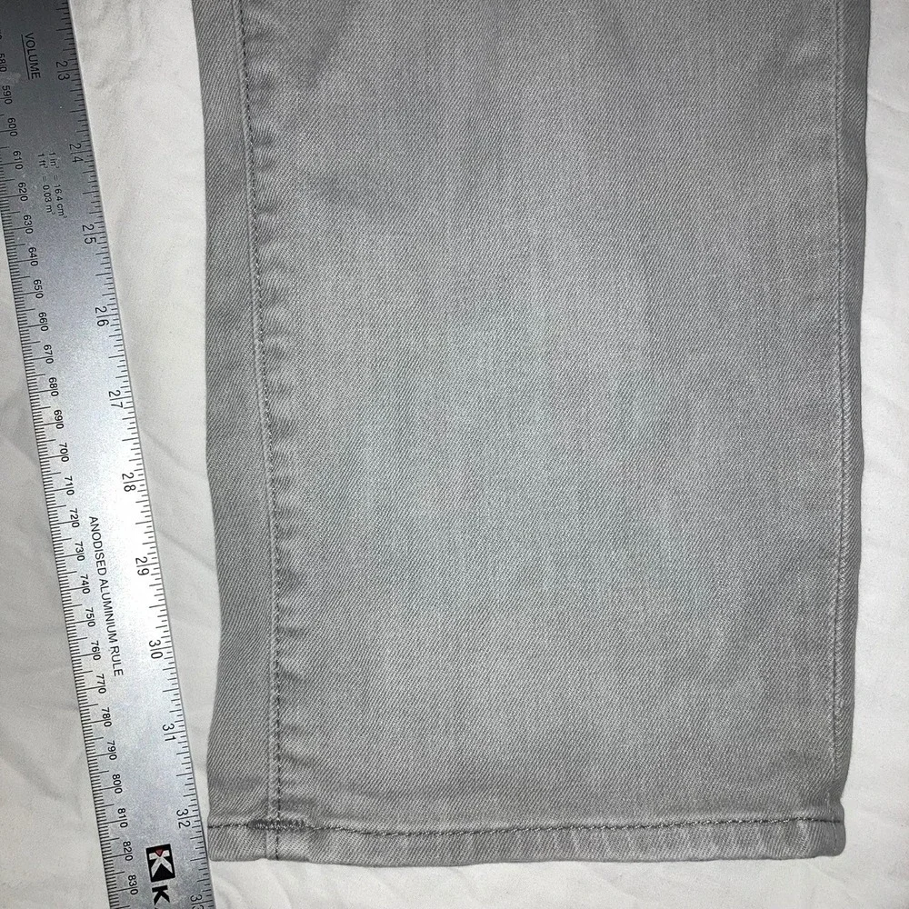 True Religion Jeans Mens 44x32 Rocco Relaxed Skinny Streetwear USA Pale Grey